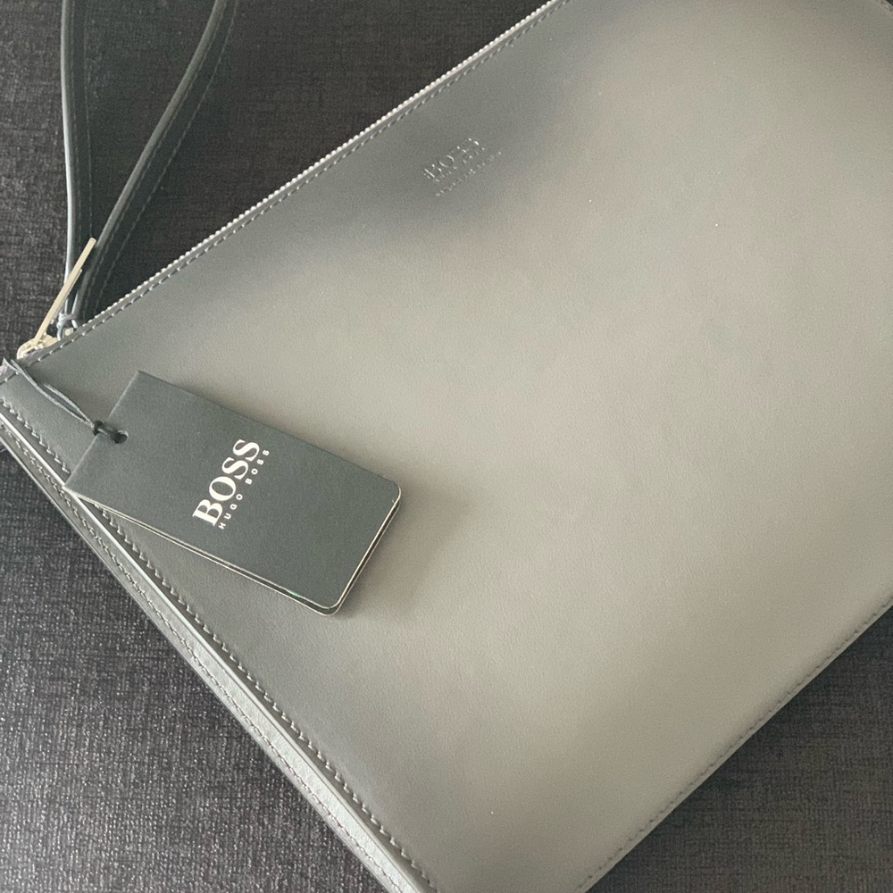 Boss Portfolio full zip wallet.